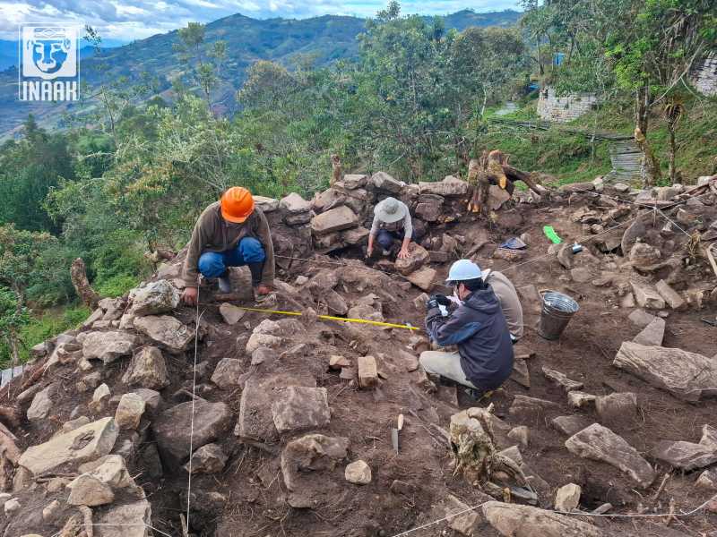 Descobertas revelam mais de 200 estruturas e cabeças clavas em Ollape