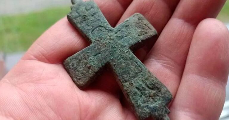 Medieval knight’s reliquary found in Poland