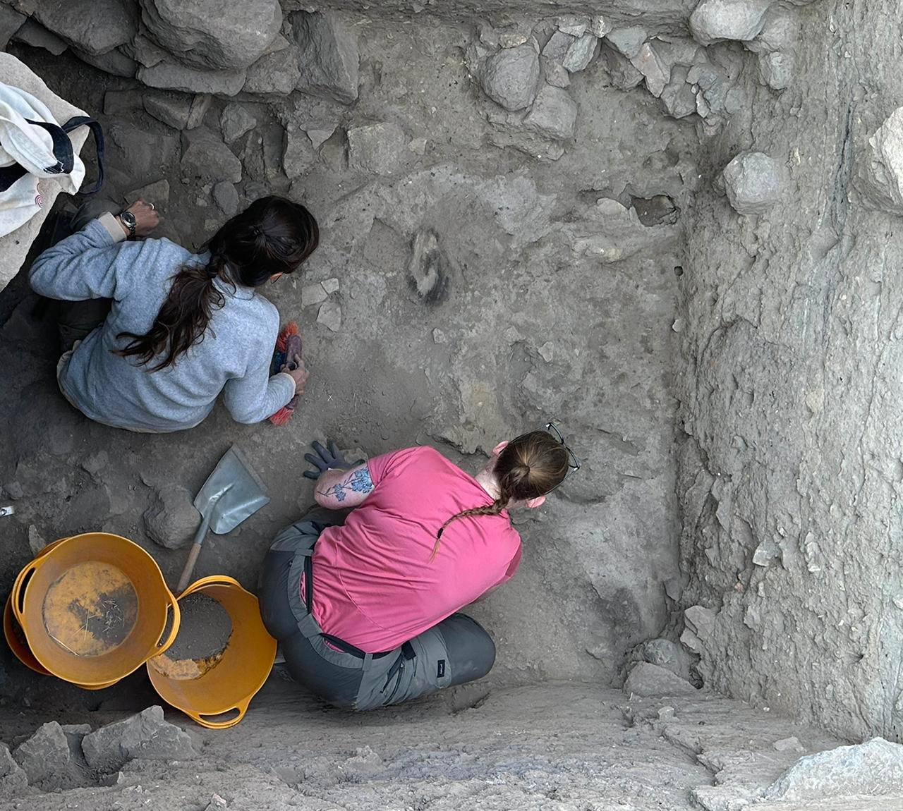 Círculo de crianças perdidas: enterros infantis hititas descobertos em estrutura ritual em uşaklı höyük