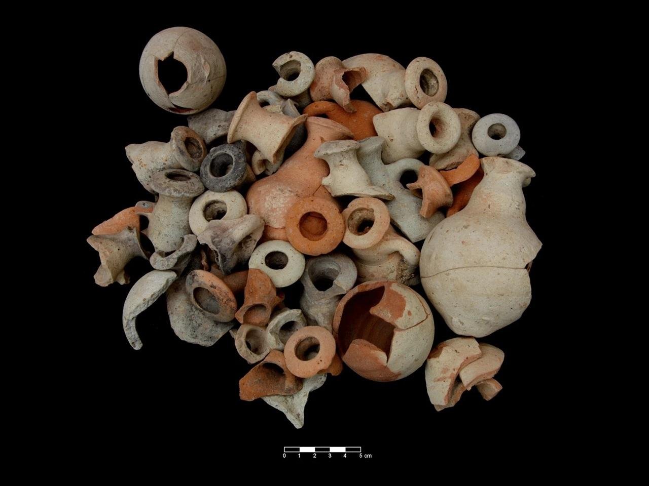 Garrafas de óleo fenício revelam o papel do perfume em identidade e intercâmbio cultural em todo o Mediterrâneo