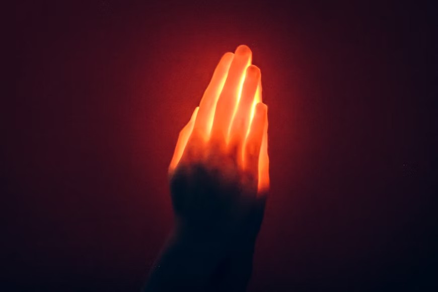 Os nossos corpos podem emitir uma luz visível extremamente fraca em todos os momentos. Crédito da imagem: Nastia Petruk/unsplash