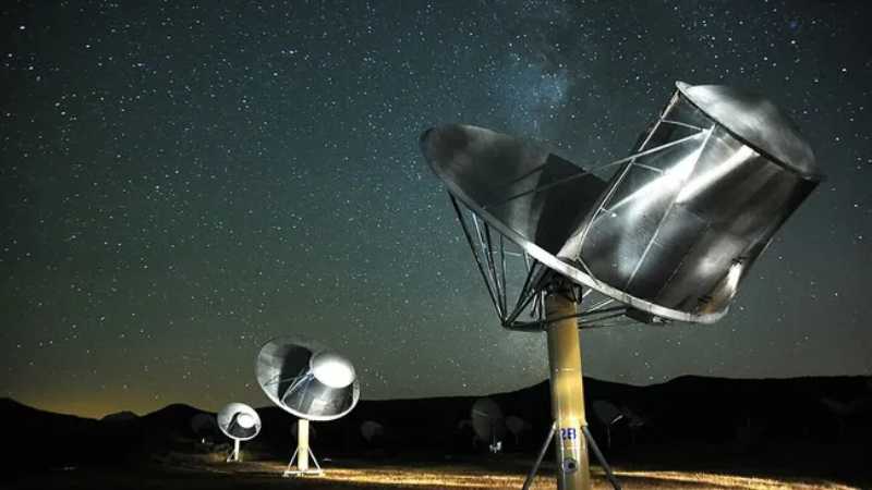 O Allen Telescope Array, do SETI Institute, no norte da Califórnia, busca sinais de rádio que possam ter sido gerados por vida alienígena inteligente. (Crédito da imagem: SETI Institute)