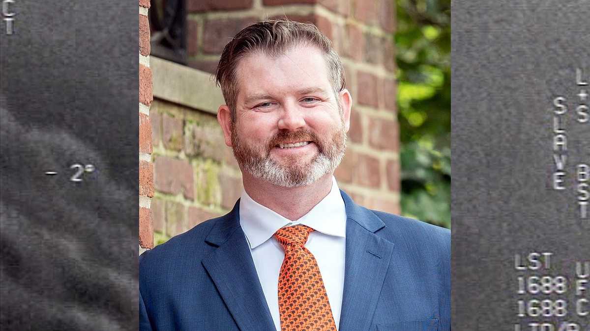 Matthew James Sullivan (na imagem) era um veterano da Força Aérea dos Estados Unidos que supostamente estava prestes a testemunhar como denunciante na investigação em andamento do Congresso sobre OVNIs.