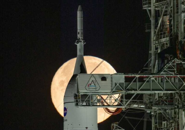 Retorno da NASA à Lua em 2028 enfrenta atrasos preocupantes
