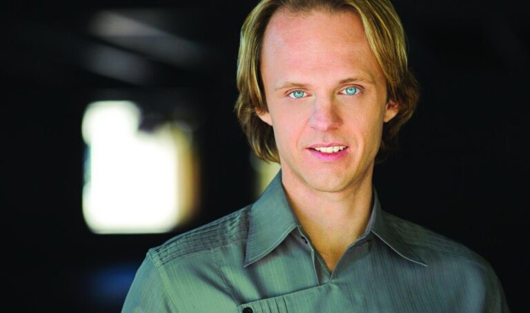 Morre David Wilcock, pesquisador e escritor sobre fenômenos UFO, aos 53 anos