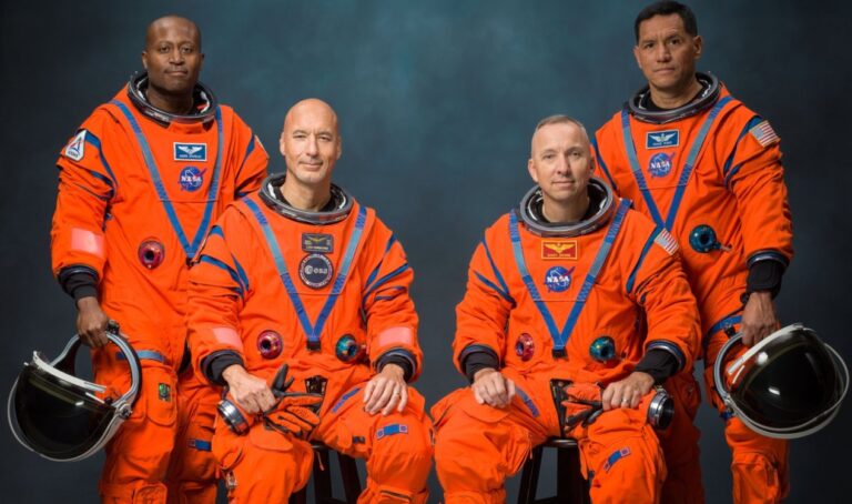 NASA revela tripulação da missão Artemis III para 2027