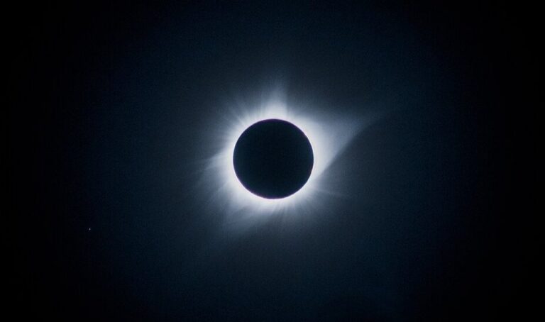 Eclipse solar total em agosto promete espetáculo único