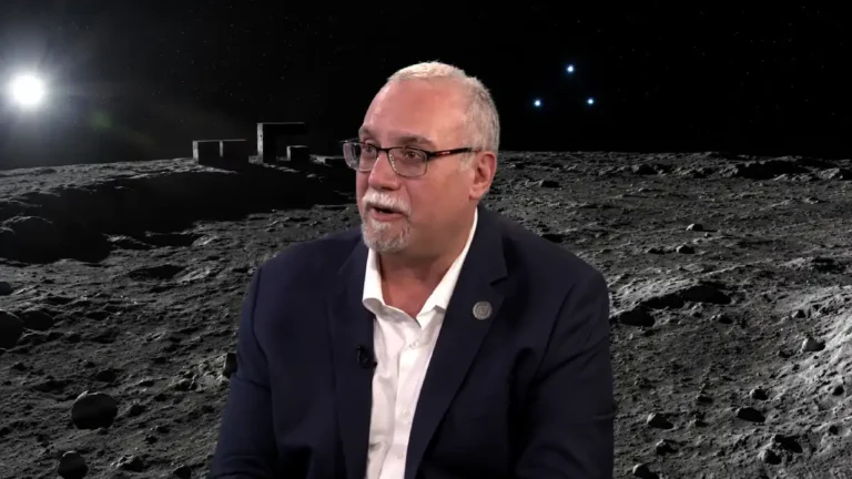 Ex-funcionário da NASA revela ameaças a cientistas sobre UAPs