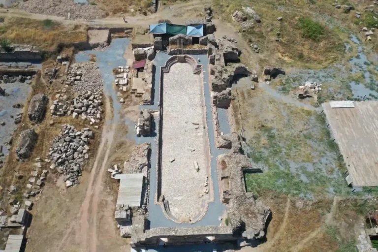 Descoberta de piscina romana em Tralleis é restaurada