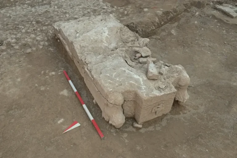 Monumento funerário romano é descoberto em Emona, Eslovênia