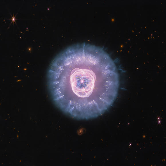Telescópio Webb revela nova imagem da Nebulosa Eskimo